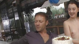莱克西斯狂野的18岁生日派对